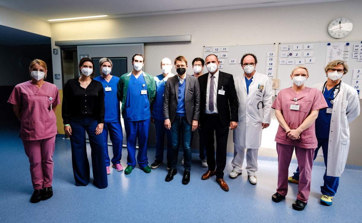 Prof. Dr. Karl in der Kardiologie Station im Prosper-Hospital Recklinghausen