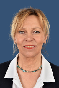 Chefsekretärin    Barbara  Czypull 