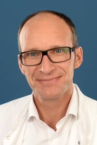 Oberarzt Dr. med.  Gottfried Josef  Lemloh 