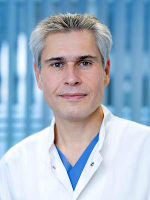 Oberarzt   Alexander  Canysev 
