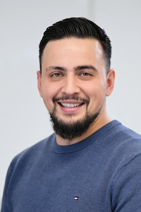 Schulassistent  Mehmed Demirbas